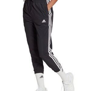 Adidas Sportswear Essentials 3-Stripe Pant – Black – Size Medium